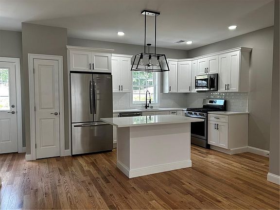 2nd image of 13 Kensington Way