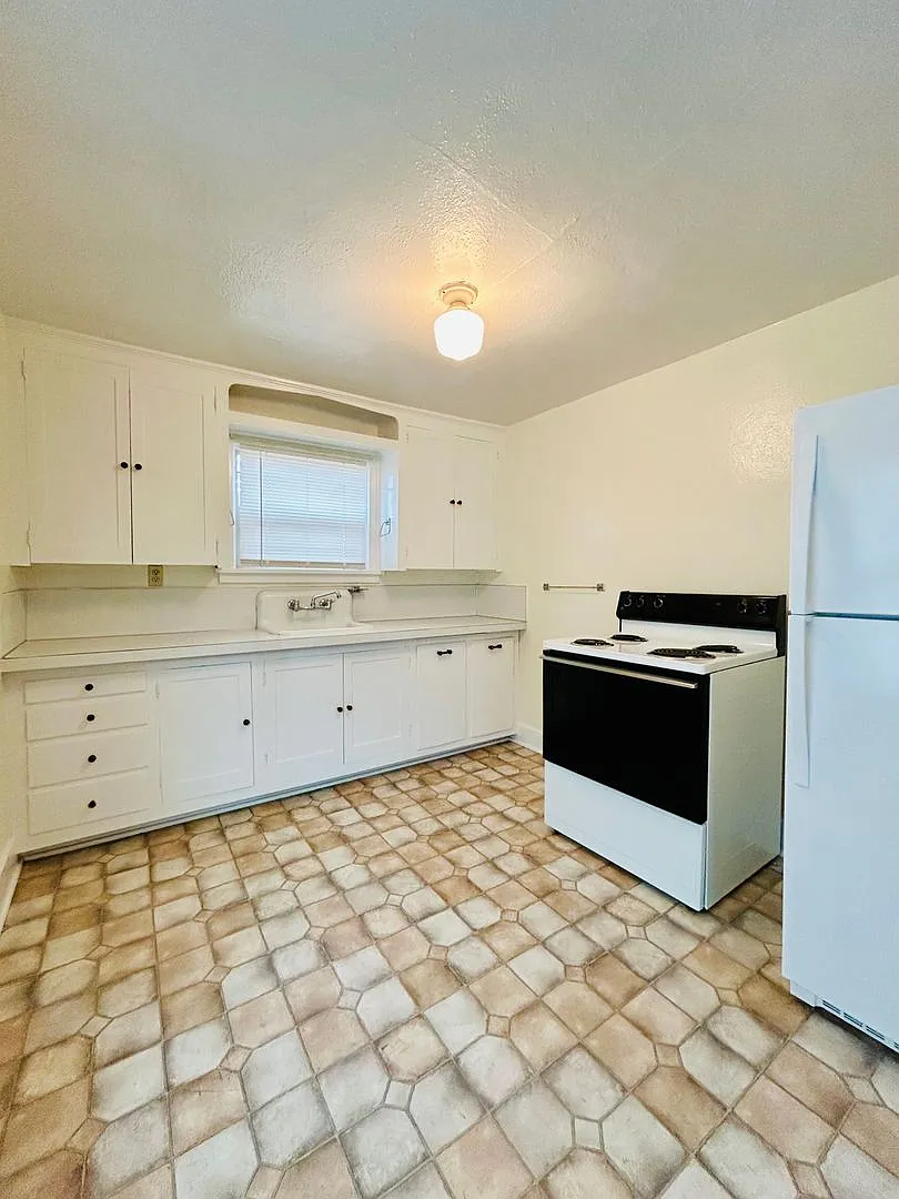 3rd Street Apts — Photo 3
