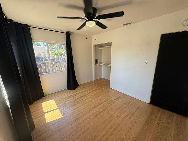 688 Taft Ave — Photo 10
