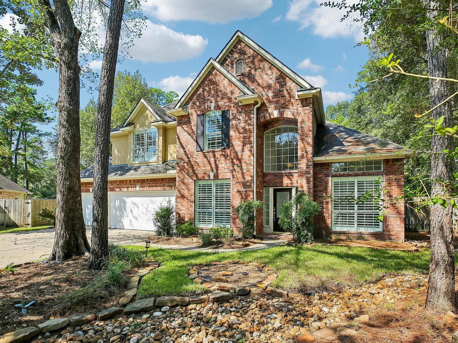 4 bed, 3.5 bath, 3346 sqft, $4,200 — Photo 2