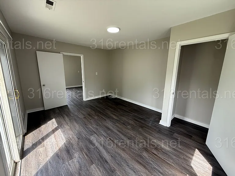 2301 S Laura Ave — Photo 9