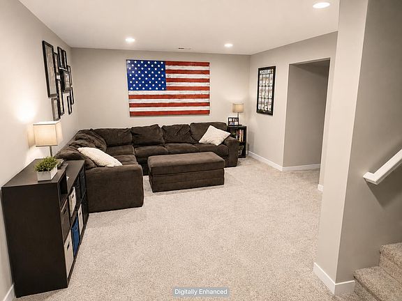 4th image of 934 2nd St