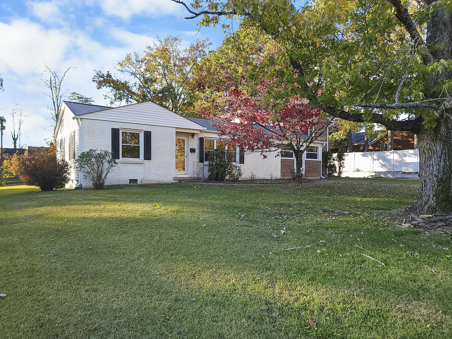 120 Womack Ave — Photo 1
