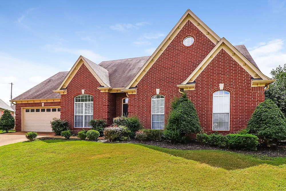 3 bed, 2.0 bath, 1718 sqft, $1,880 — Photo 3