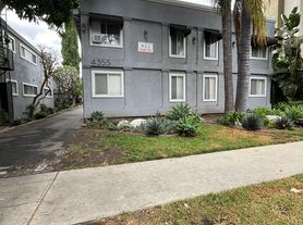 4355 Mammoth Ave, Sherman Oaks, CA