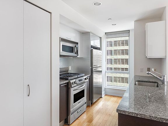 4th image of 350 W 42nd St APT 19K