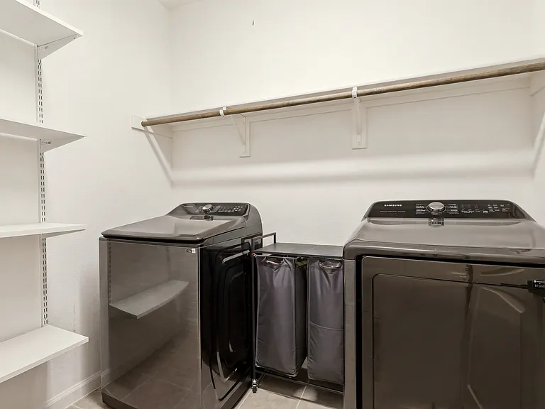 721 Declaration Dr — Photo 23