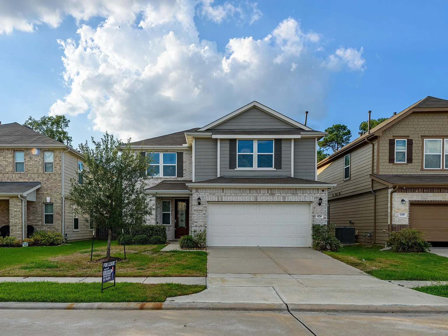 4 bed, 2.5 bath, 2776 sqft, $2,600 — Photo 3