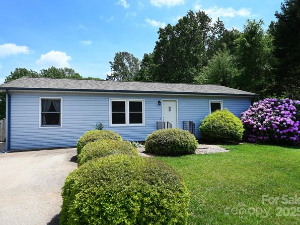 2263 Starbrooke Dr, Newton, NC 28658