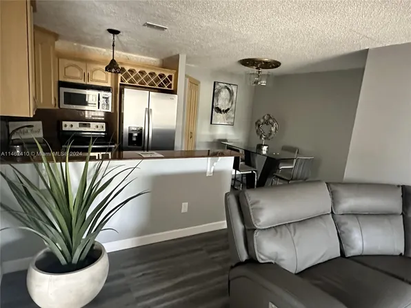 6545 W 27th Ct APT 24-47, Hialeah, FL 33016