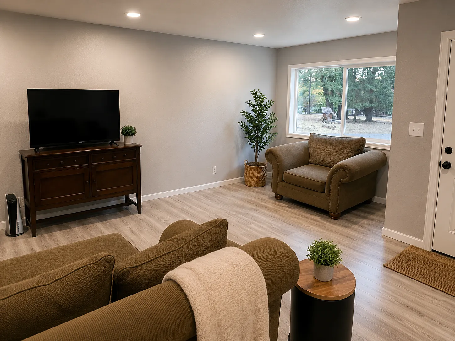 2 bed, 1600 sqft, $2,195 — Photo 2