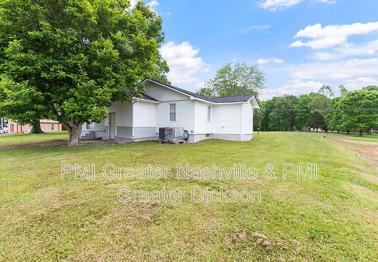 4859 Highway 100 — Photo 37