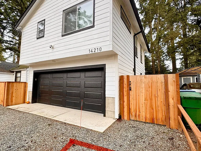 14210 Roslyn Pl N — Photo 25