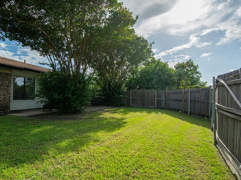 2513 Trailridge Dr — Photo 33