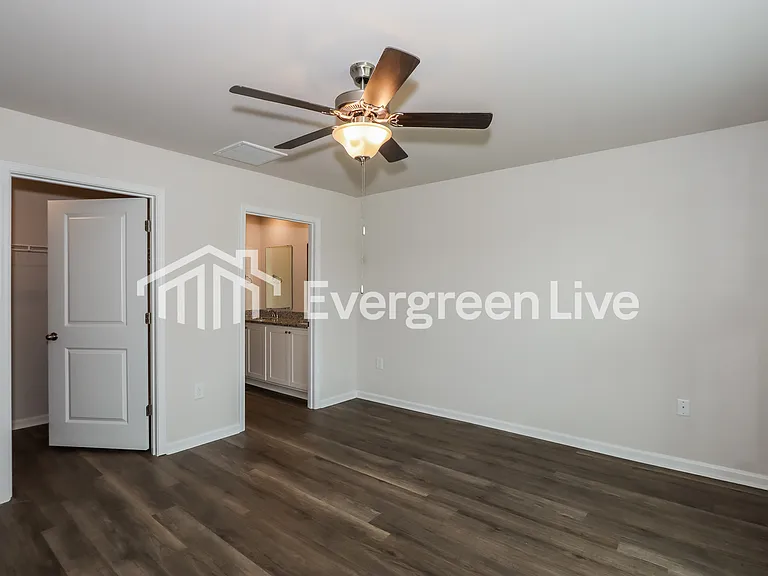 2257 Courtina Way — Photo 8
