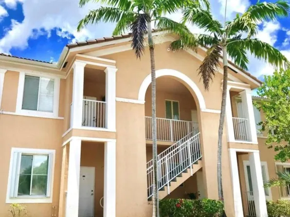 17820 NW 73rd Ave, Hialeah, FL