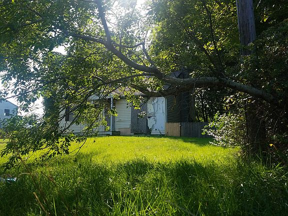 3rd image of 816 Taylor Ave