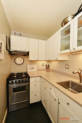 Sold by Modern Spaces | media 2