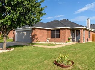 206 Equestrian Dr, Waxahachie, TX 75165