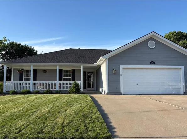 11912 White Oak St, Peculiar, MO 64078