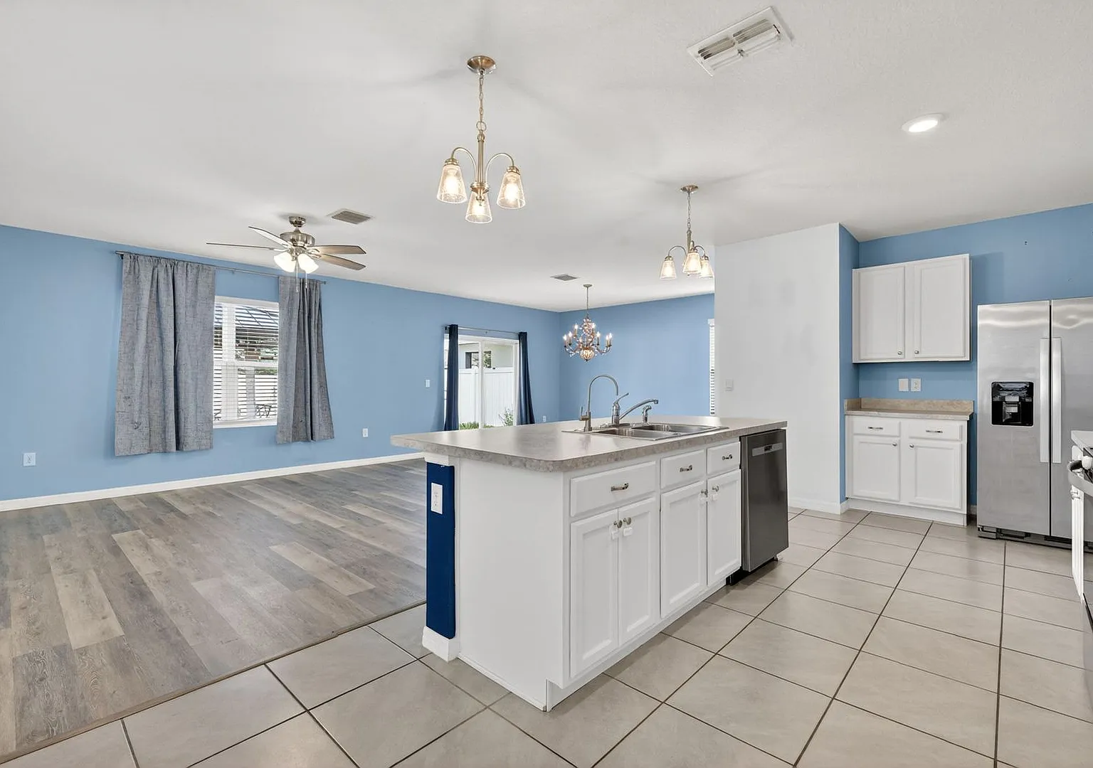Available Now! 4BR Home in Avalon Park with Fenced Yard & Resort-Style Amenities — Photo 4