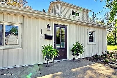 5th image of 150 Garden Dr