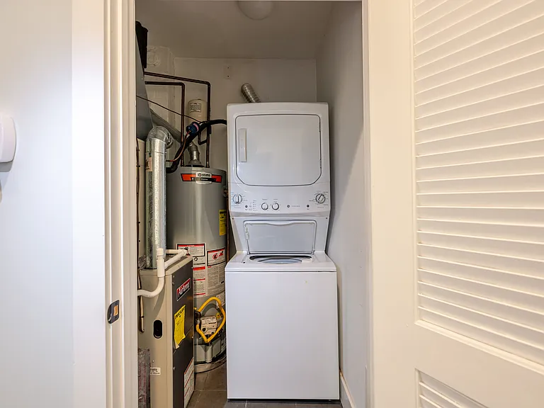 5056 B St SE — Photo 15