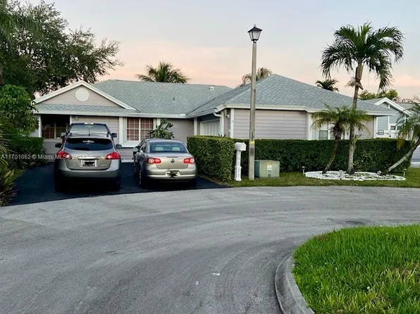 10225 SW 141st Ct, Miami, FL 33186