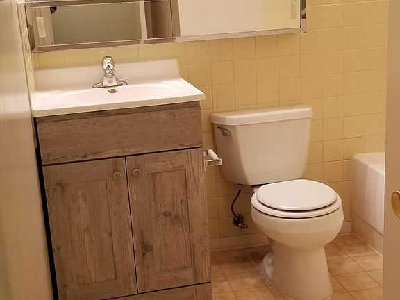 Full sized Bathroom