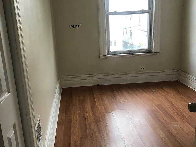 11 Claremont Pl #2 — Photo 9