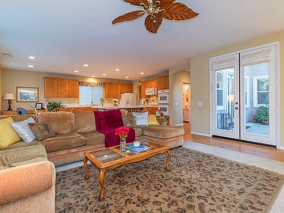4th image of 2364 Douglaston Gln