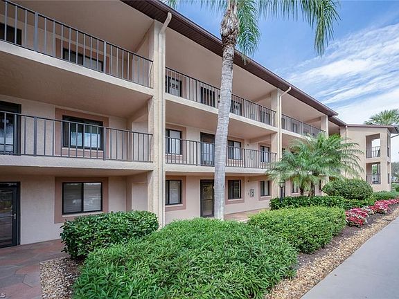 2nd image of 7300 Saint Ives WAY #5209