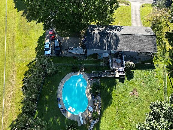 5th image of 168 Magnolia St