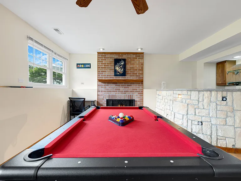 8 Juniper Ct — Photo 1