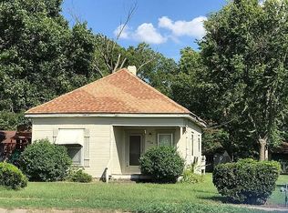 1924 N 10th St, Independence, KS 67301