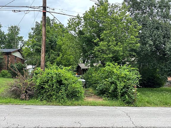 3rd image of 3068 Buenaview Blvd