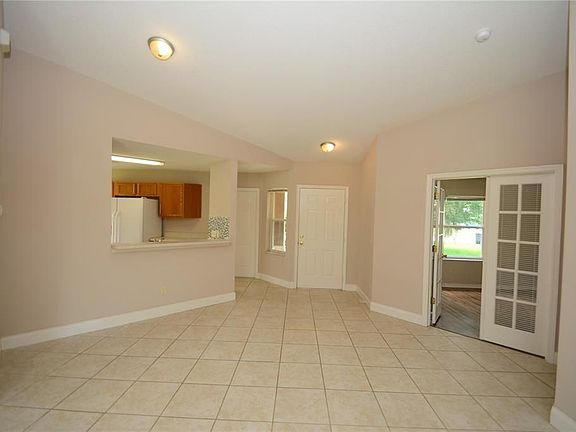 5th image of 10 Zoeller Ct