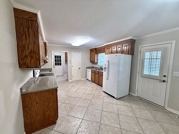 3rd image of 3 Pond Rd