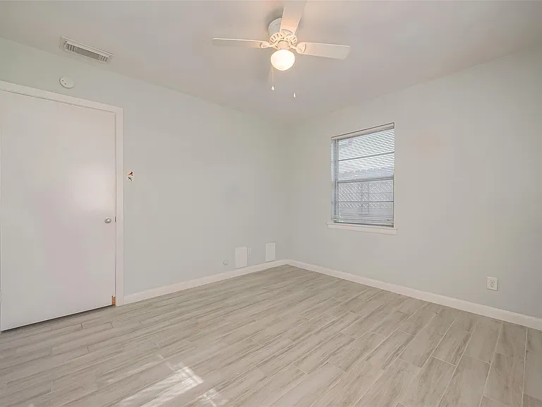 3426 Bradford St — Photo 32