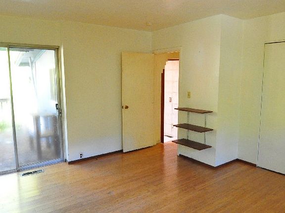 5th image of 37 Woodmill Ln