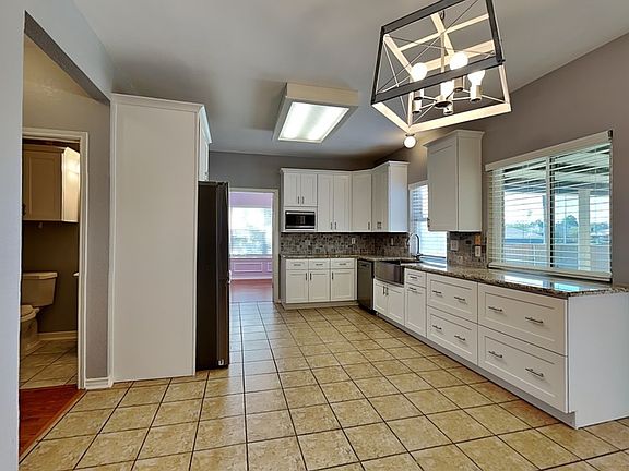 4th image of 3126 Antelope Dr