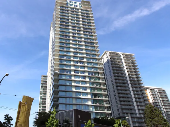8131 Nunavut Ln #3204, Vancouver, BC V5X 0E2