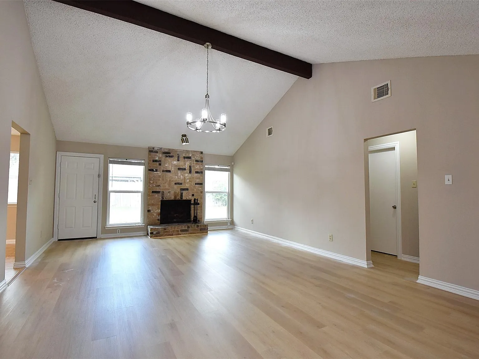 3 bed, 2.0 bath, 1762 sqft, $1,750 — Photo 4