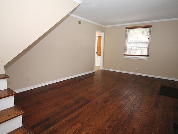 2nd image of 586 Kenbrook Dr