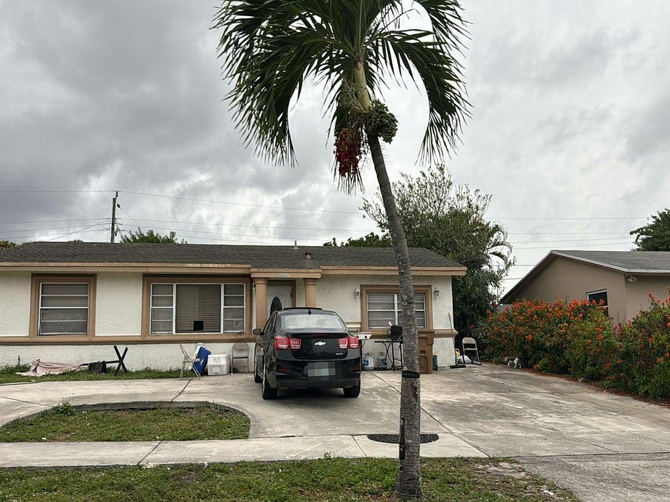 1st image of 1421 SW 5th Ter