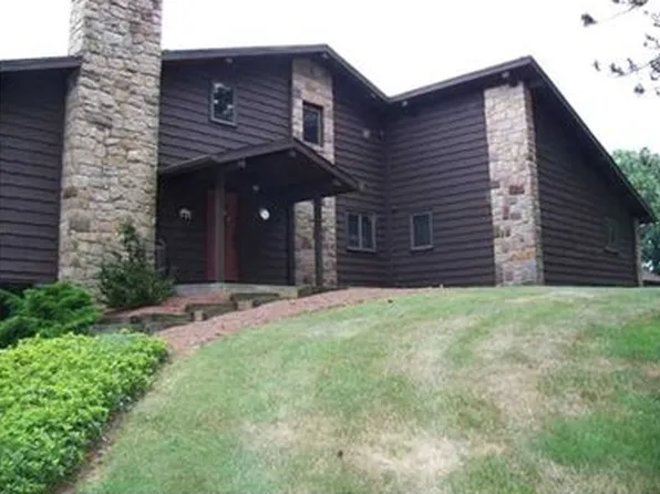 371 Mount Air Rd, New Castle, PA 16102