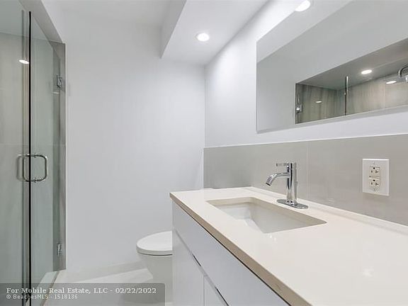 2nd image of 710 Washington Ave APT 418