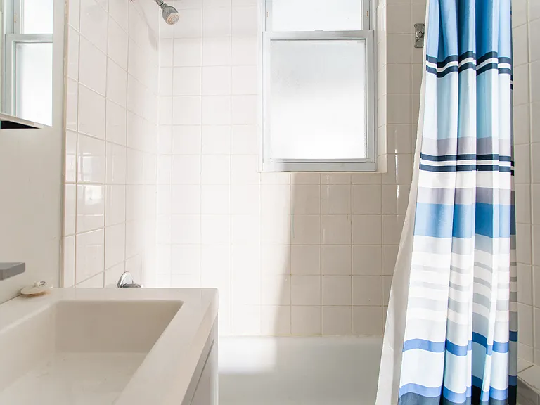 Updated Bathroom 3925-3D