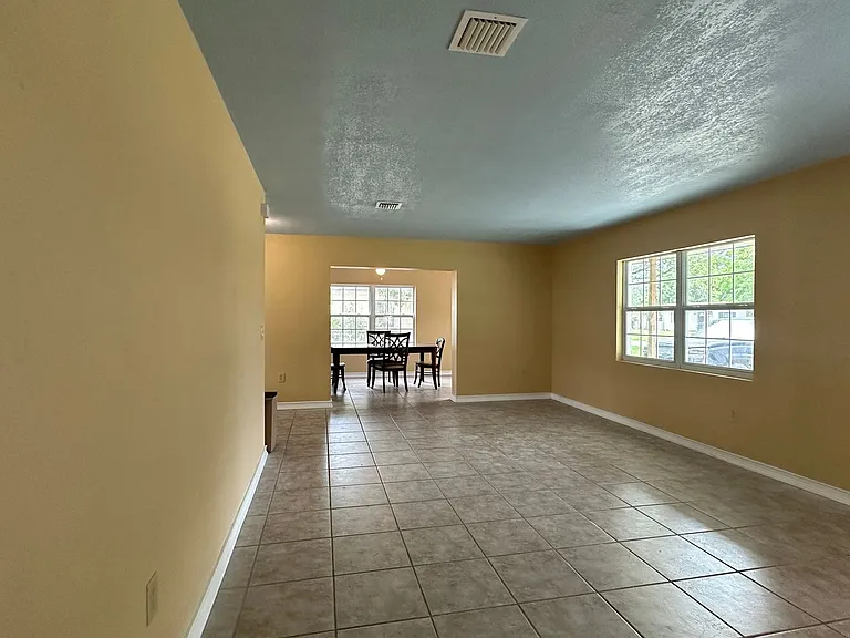 261 Caldwell St — Photo 32