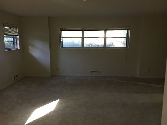 3rd image of 1520 Driskill St